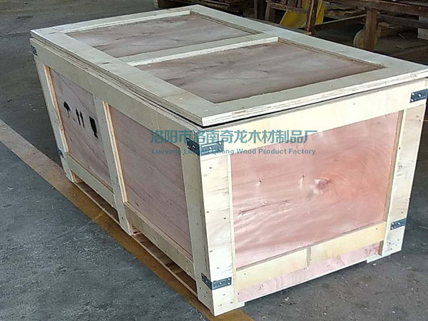 如何根據貨物的特性和運輸要求選擇合適的出口木箱規格和材料